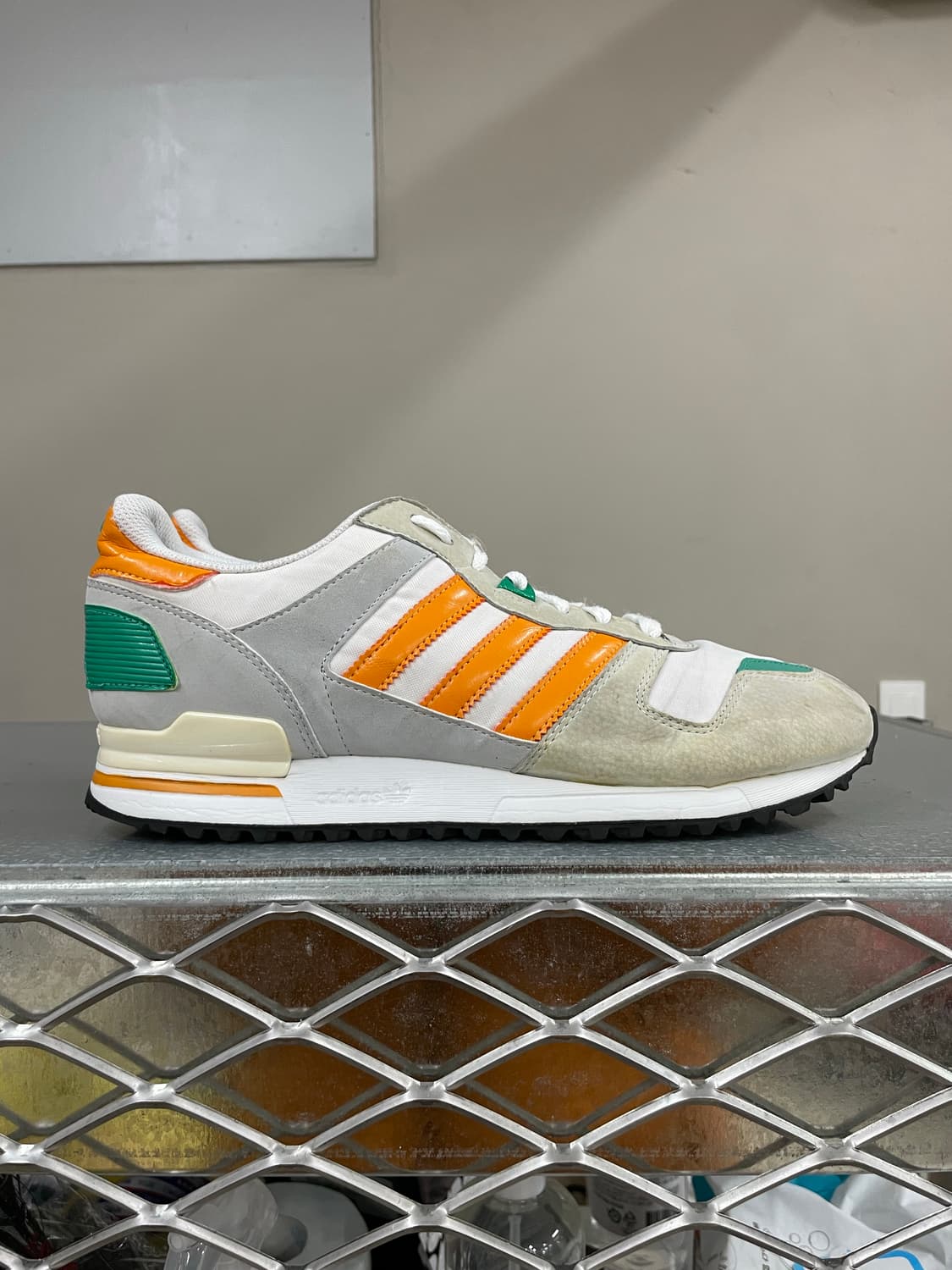 아디다스 ZX 700 화이트 오렌지 265 상품이미지4