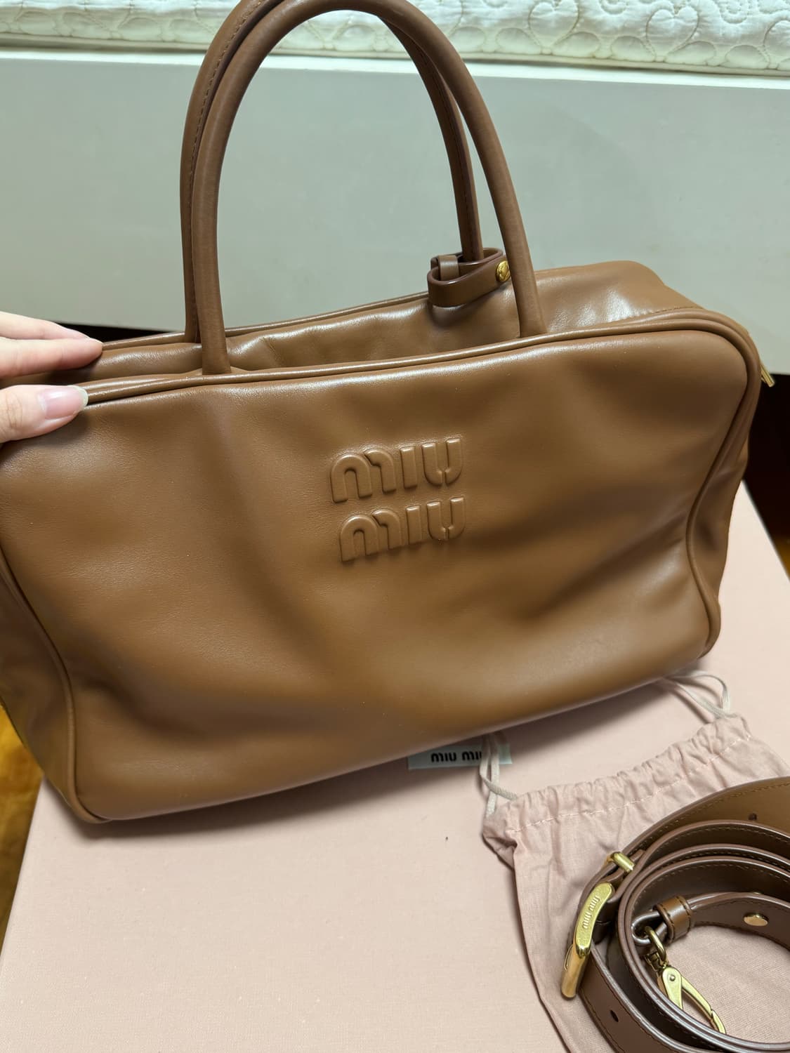 미우미우 보백 라지 상품이미지1