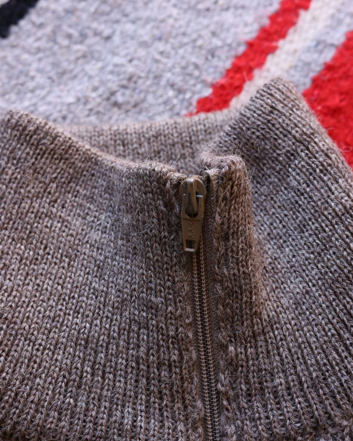 엘엘빈 80s 브리티쉬 울 앨보우 패치 니트 가디건 상품이미지5