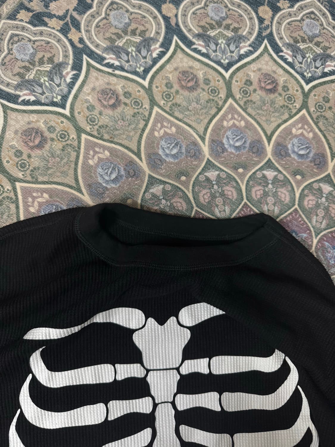 슈프림 헤인즈 본즈 써멀 크루 블랙 상품이미지3