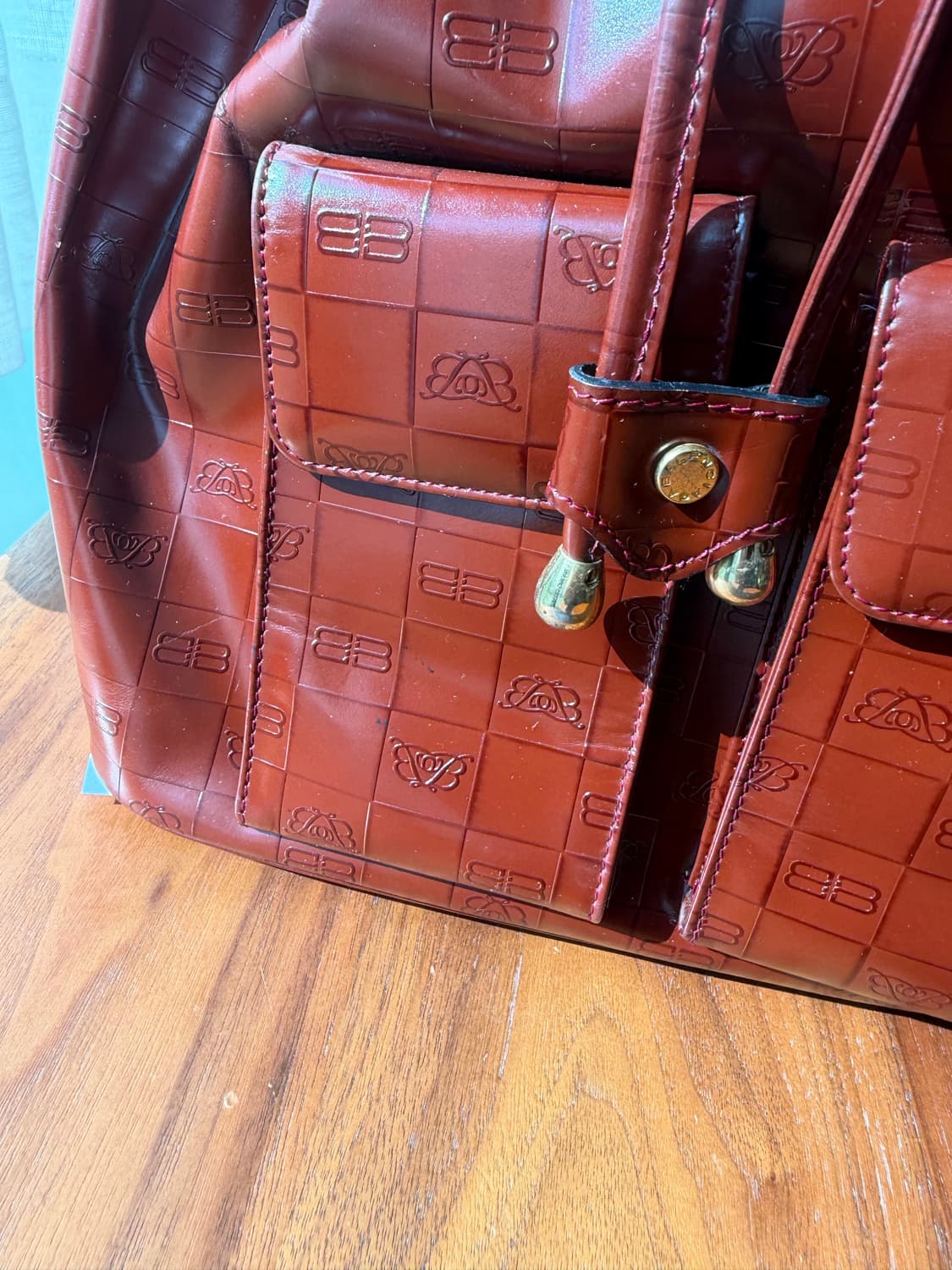 발렌시아가 빈티지 임보스트 레더 백팩 상품이미지6