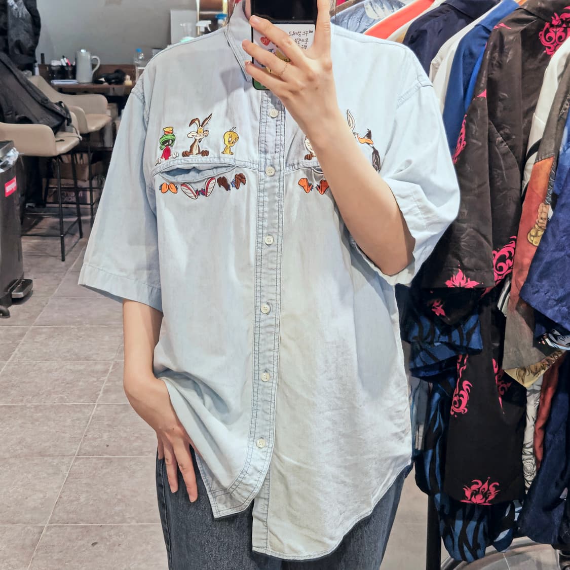 [NO.9] 워너브로스 루니툰 라이트 데님 반팔 셔츠 상품이미지1