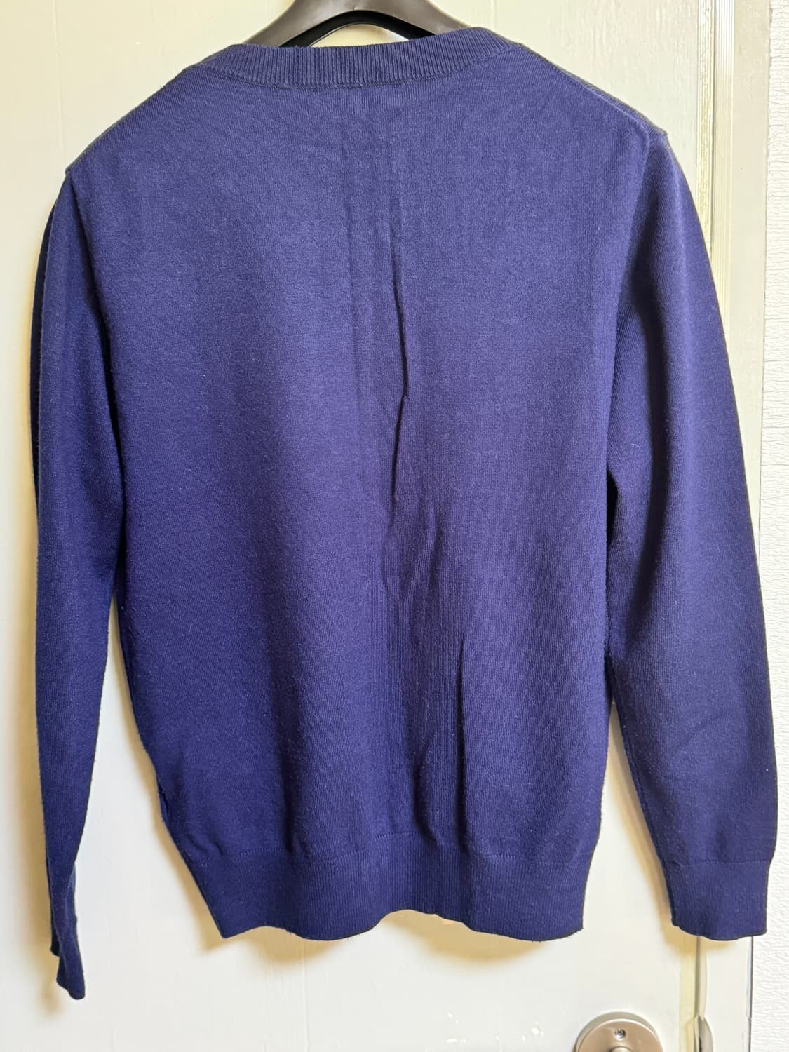 아미 네이비 하트 로고 스웨터 상품이미지3