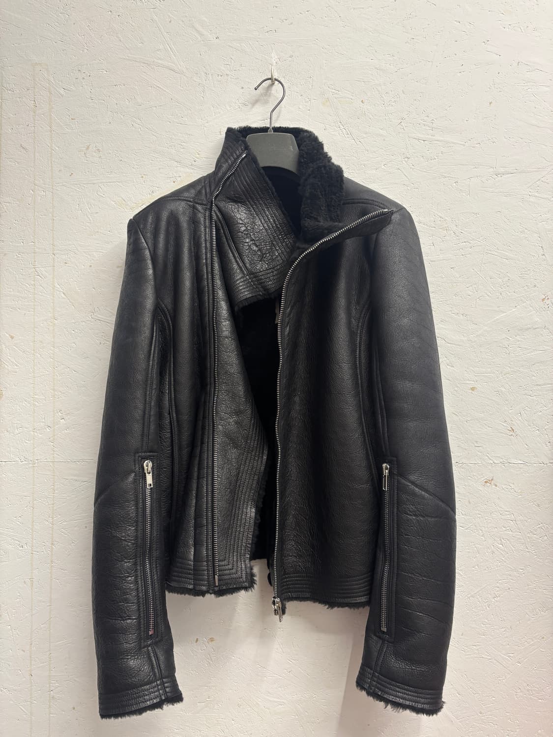 릭오웬스 블랙 무스탕 LUXOR F/W 23 상품이미지1