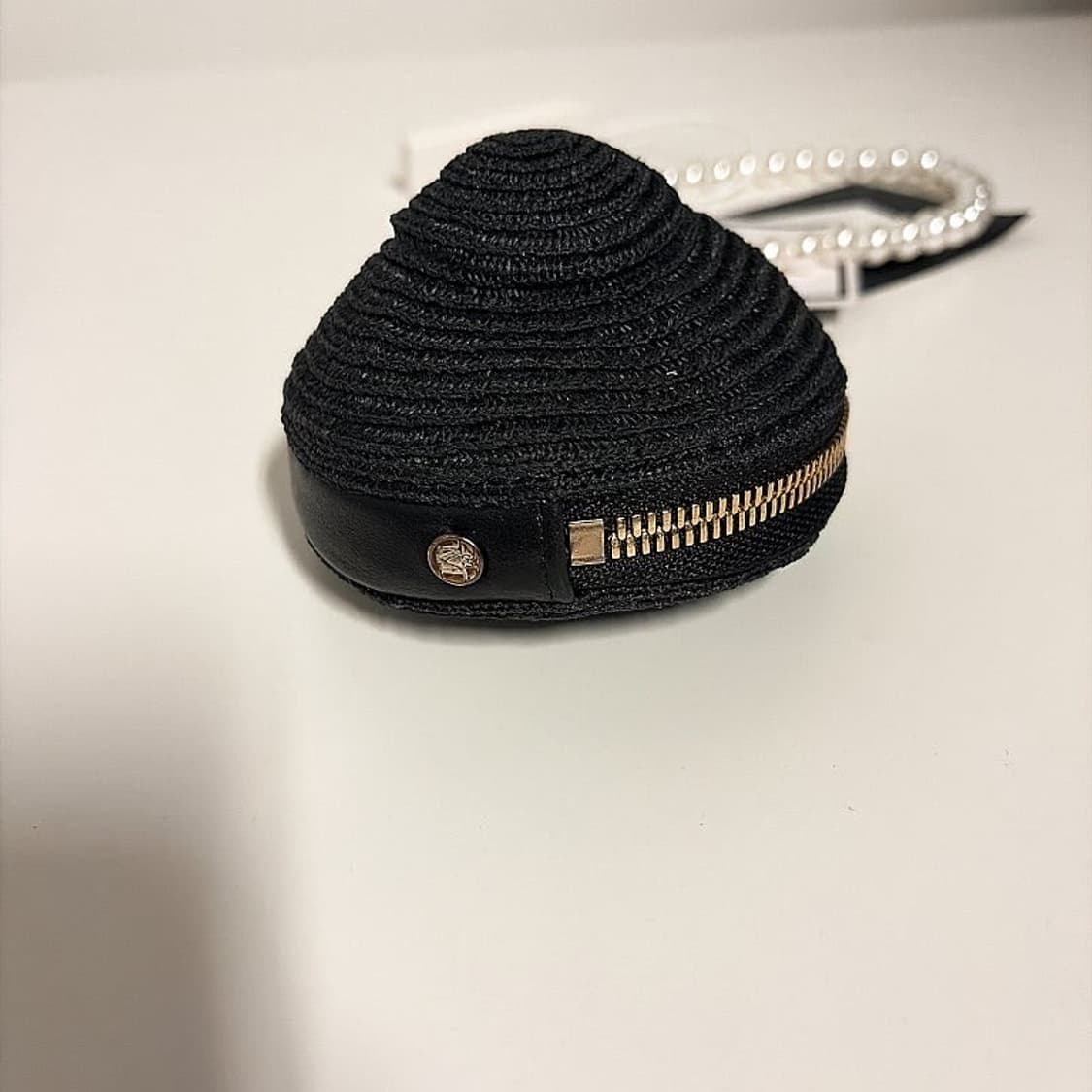 (정품/새상품) 메종 미쉘 여성 블랙 라피아 펄 스트랩 파우치 상품이미지2