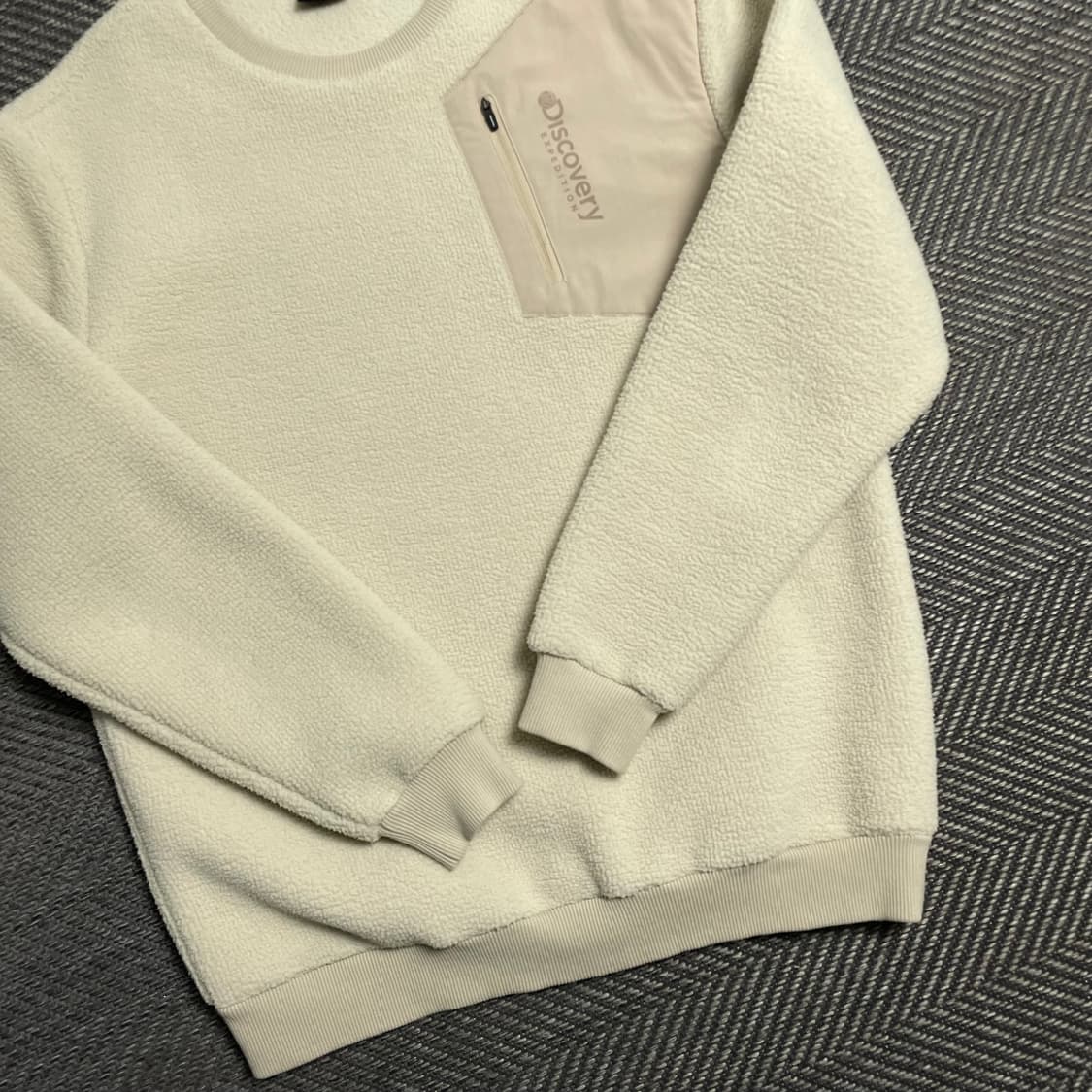 디스커버리 포켓 디테일 플리스 맨투맨 아이보리y 5352 상품이미지4