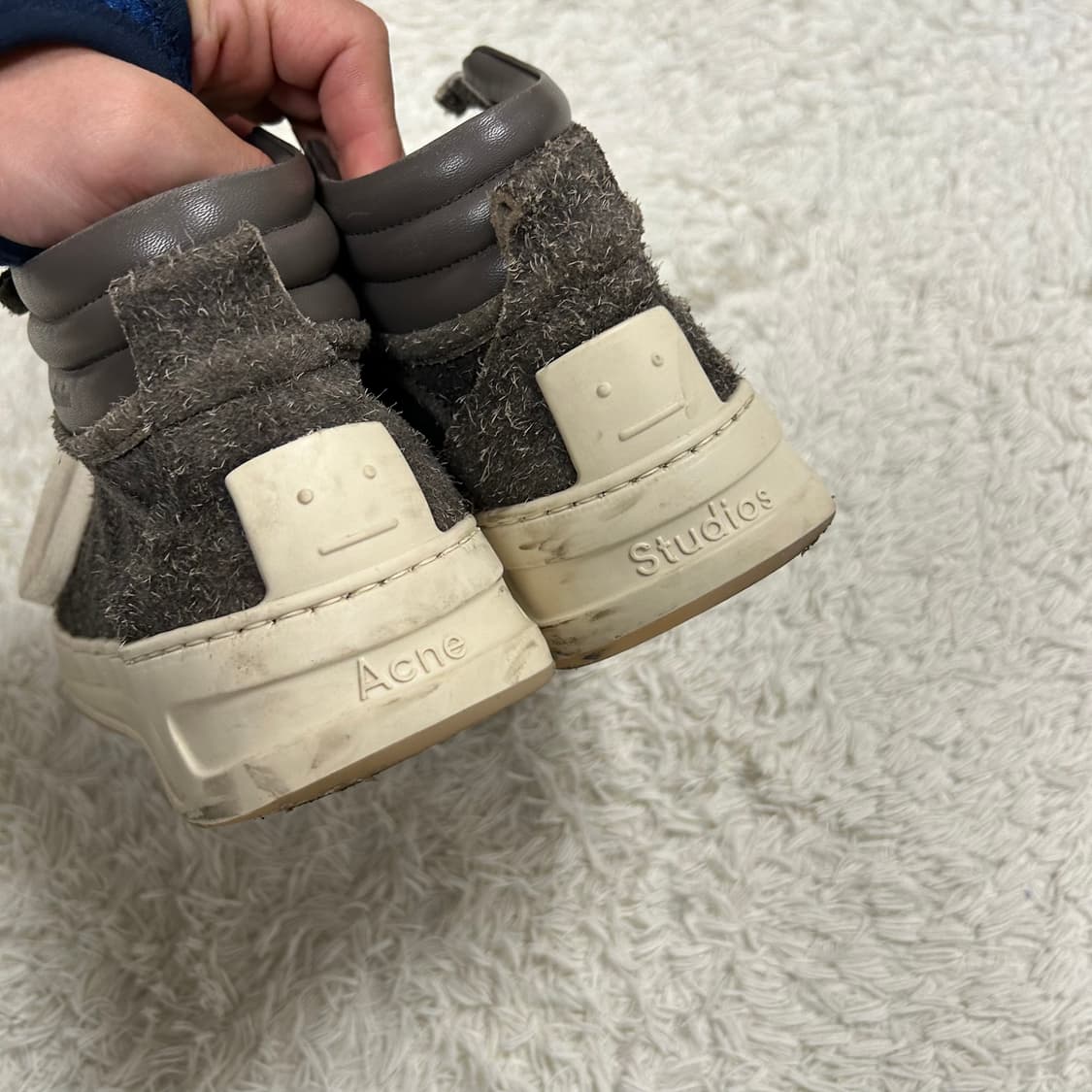 아크네스튜디오 스니커즈 상품이미지3