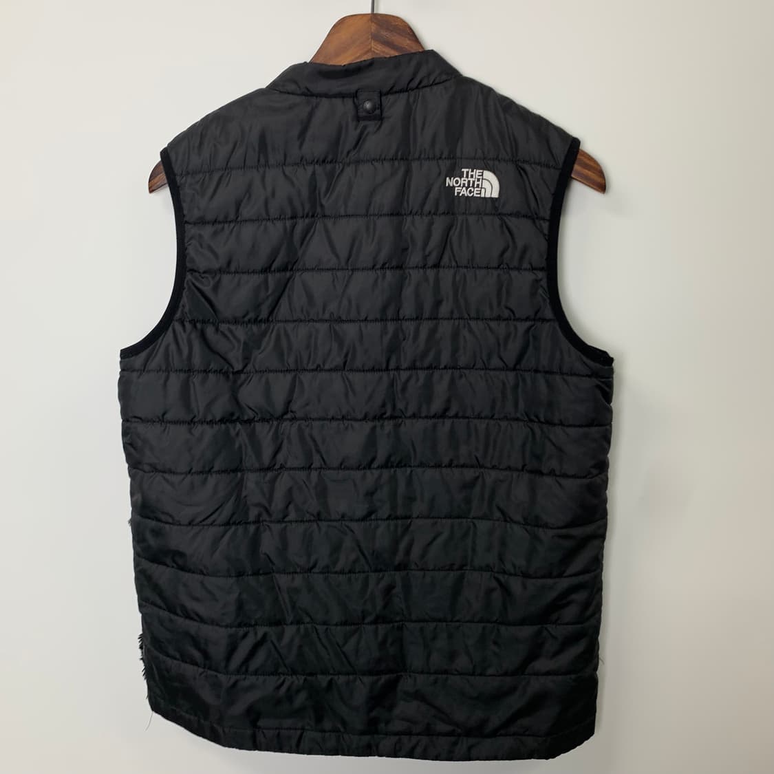노스페이스 블랙 경량 조끼 패딩 상품이미지3