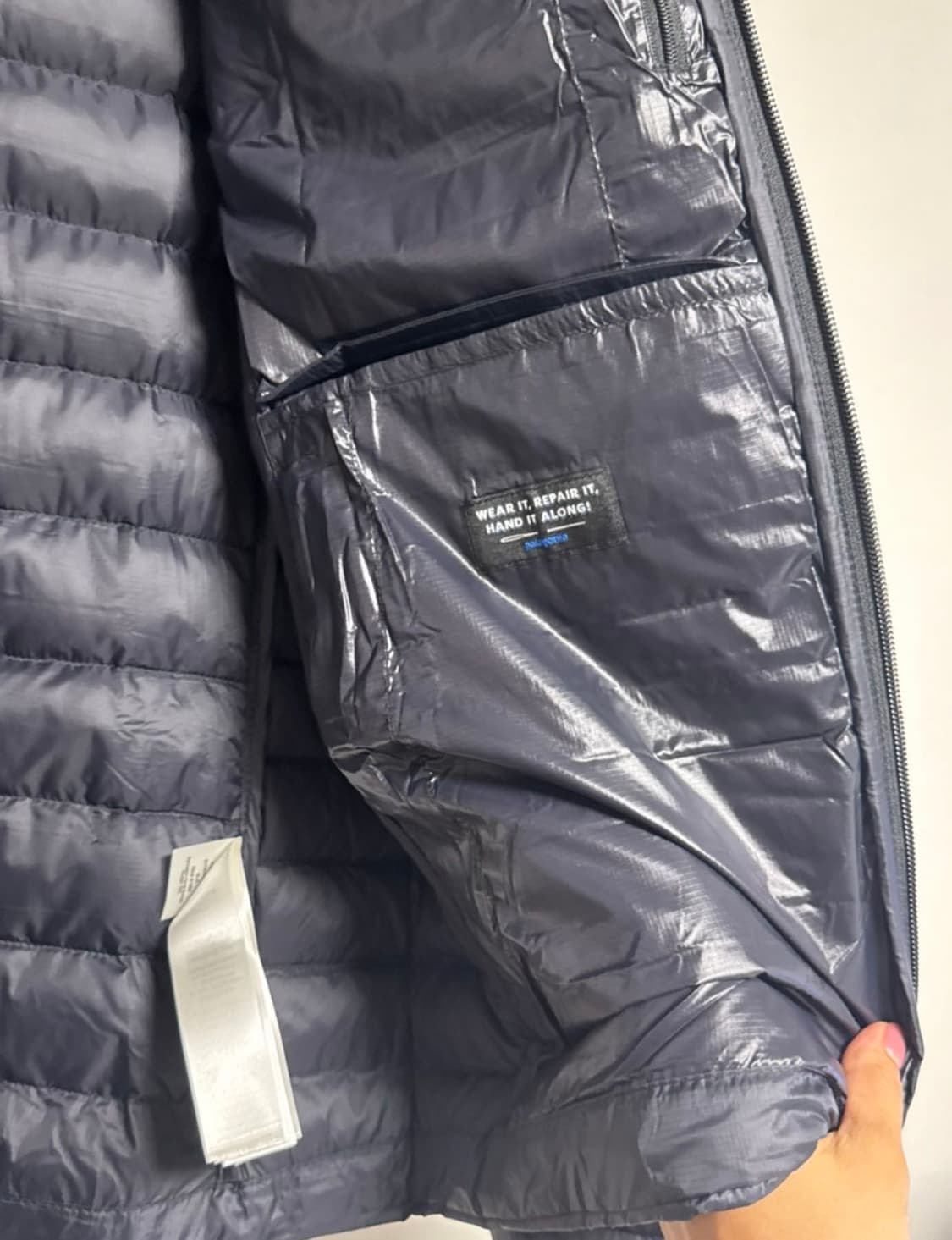 (새상품) 25FW파타고니아 다운스웨터 블랙 L 상품이미지4