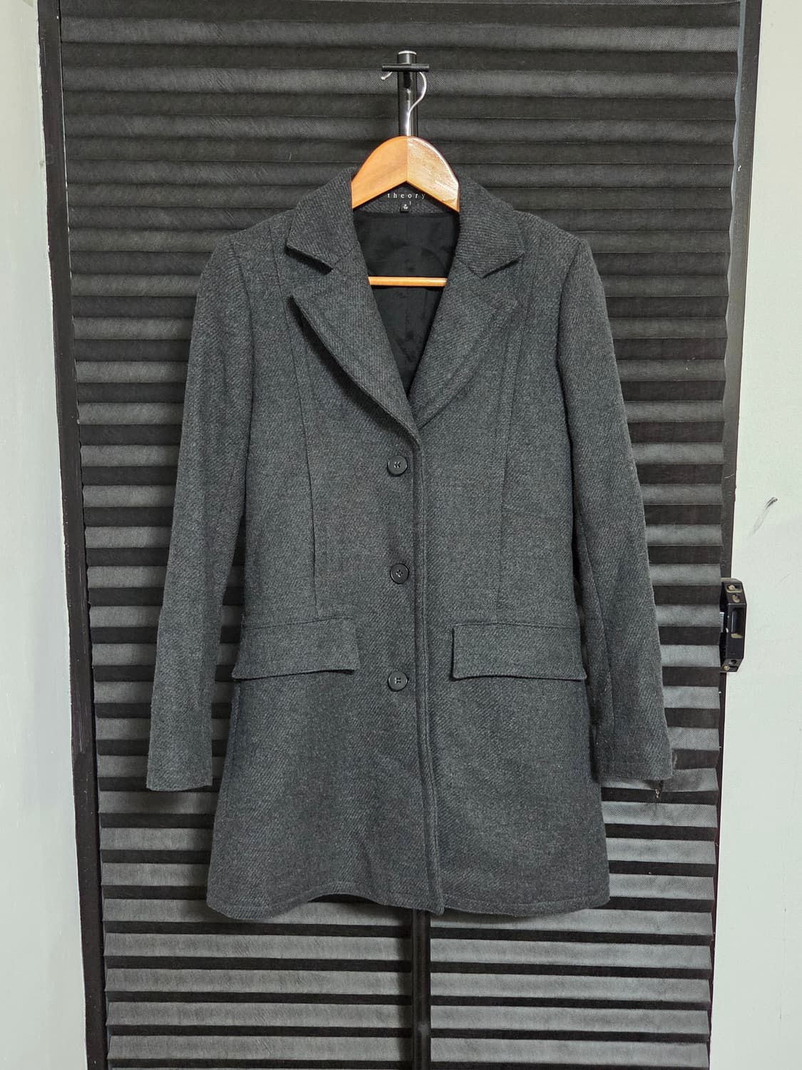 [띠어리] 로르카 테일러드 싱글 3버튼 코트 | 00092 상품이미지1