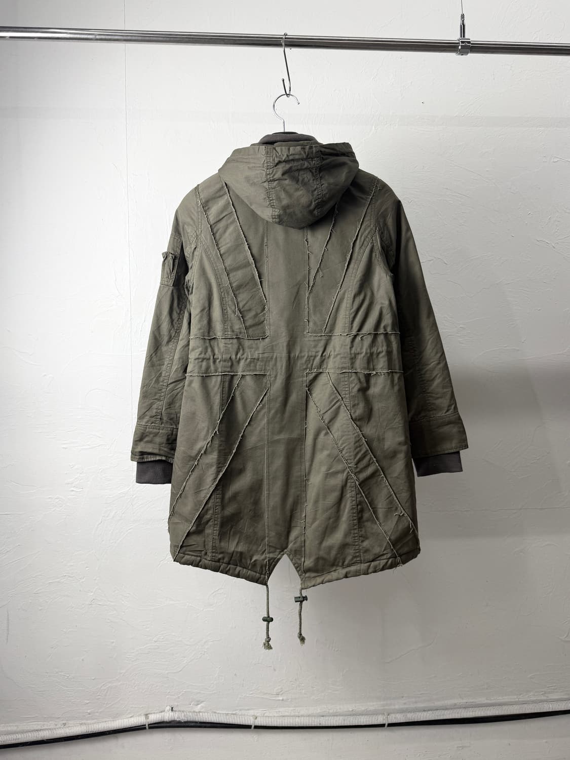 Edge Line 패널링 피쉬테일 파카 상품이미지5