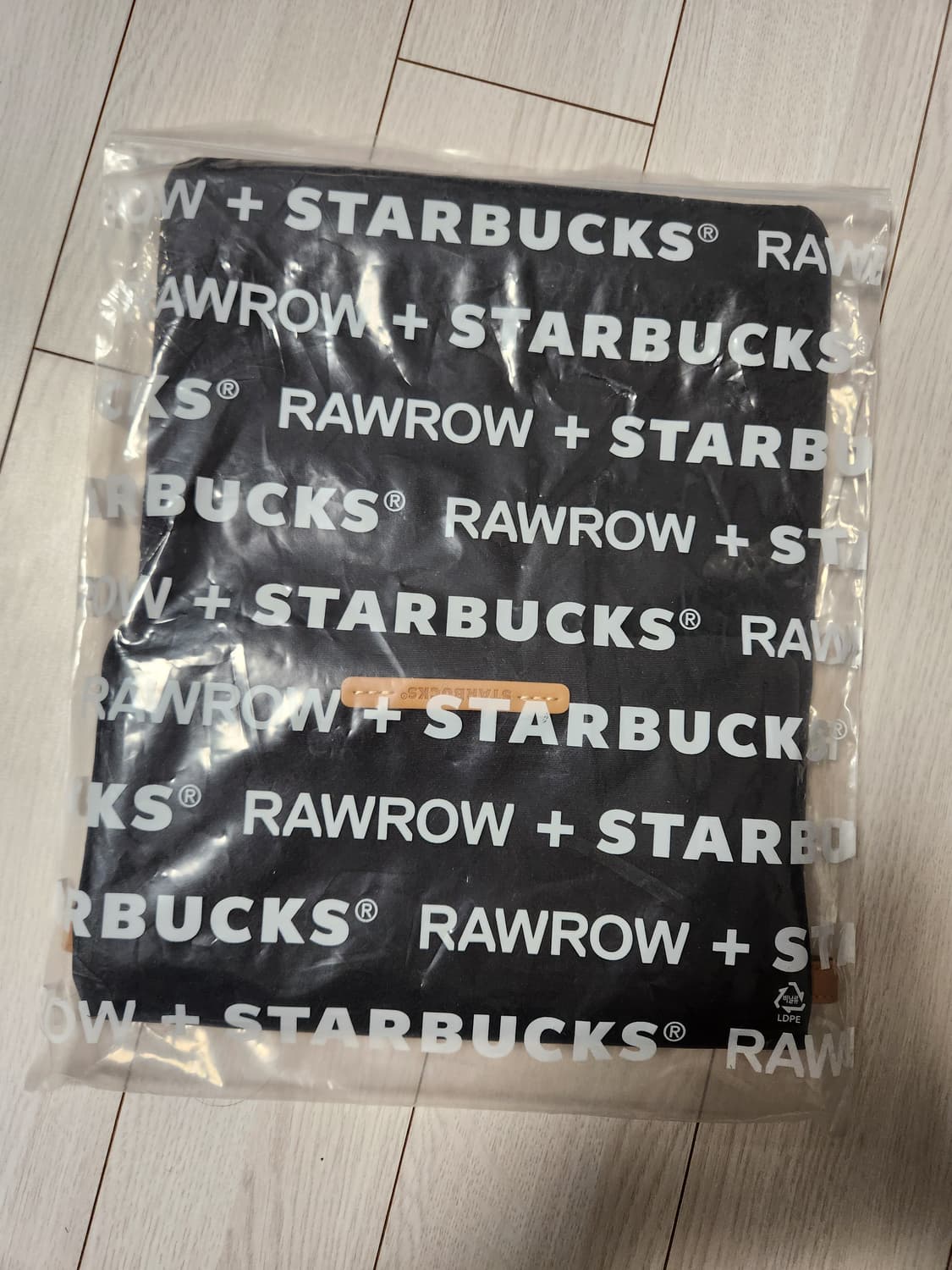 택 새상품)스타벅스 폴더블 크로스백

여러 중고사이트에도 같이 판매하고  상품이미지1