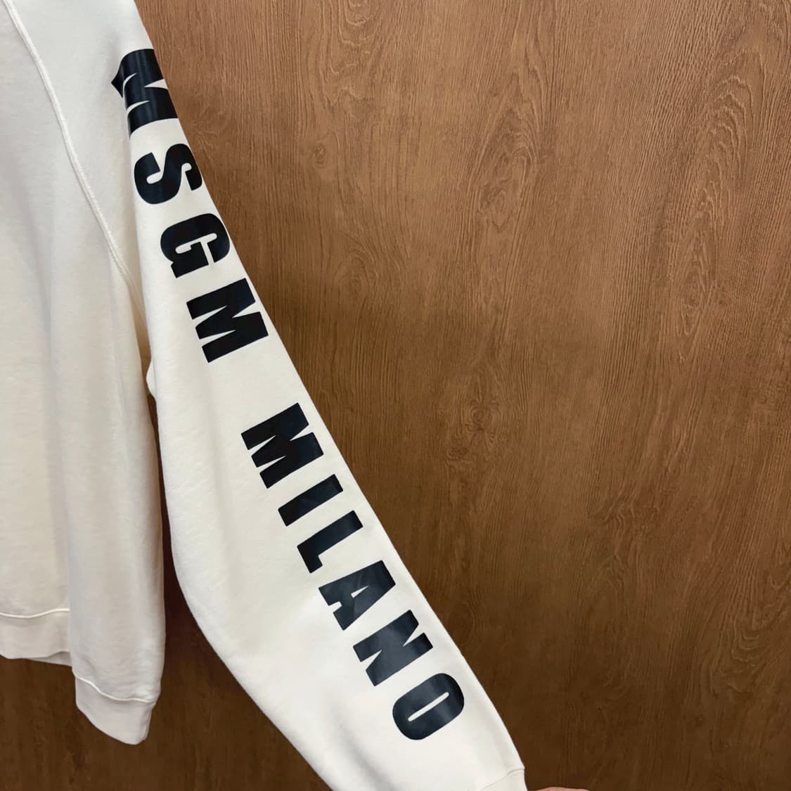 MSGM 라운드넥 긴팔 맨투맨 래글런 로고 프린팅 슬리브 디테일 아이보리 상품이미지5