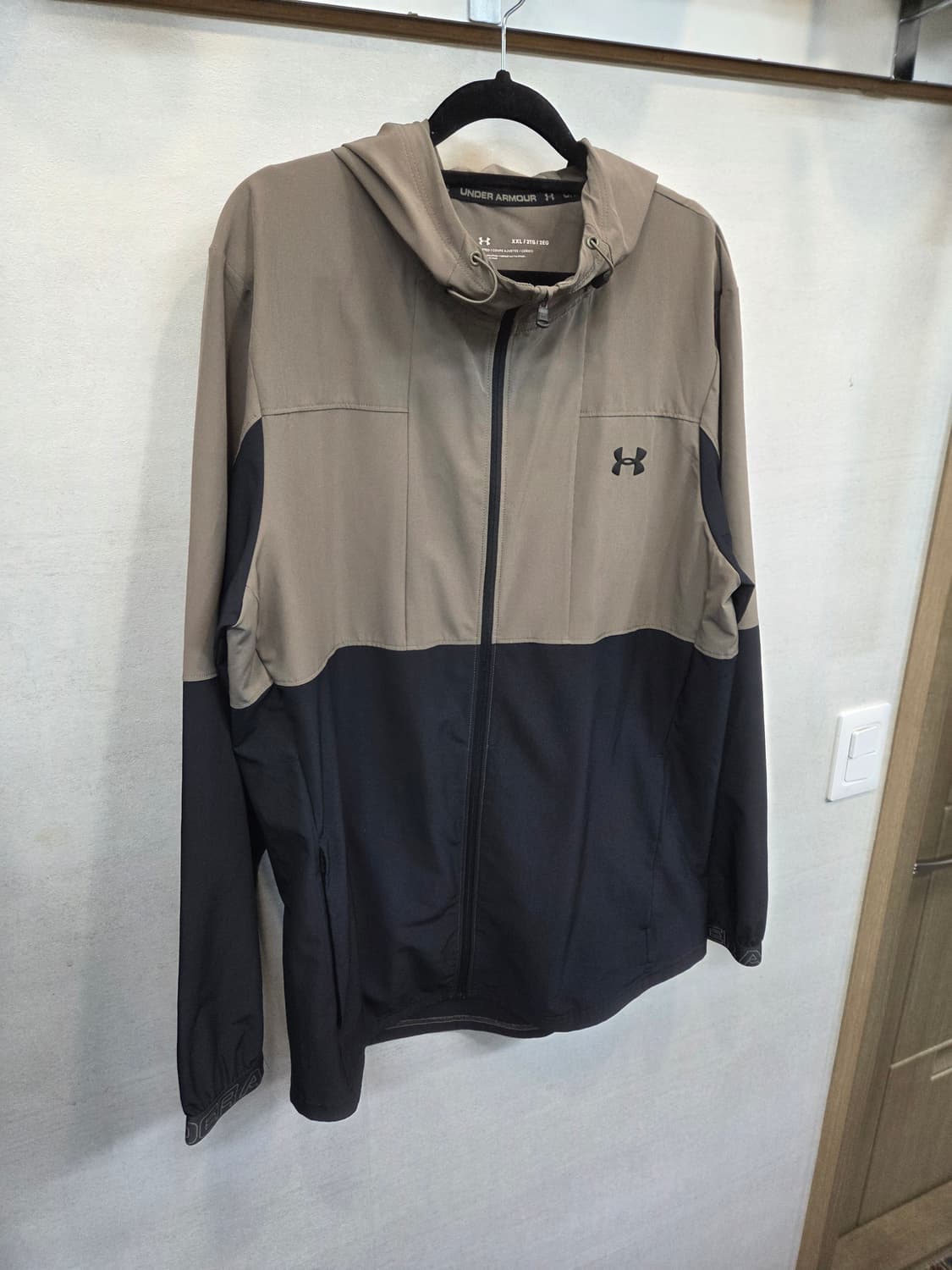 언더아머 배색 바람막이 경량 후드자켓 xxl 상품이미지6