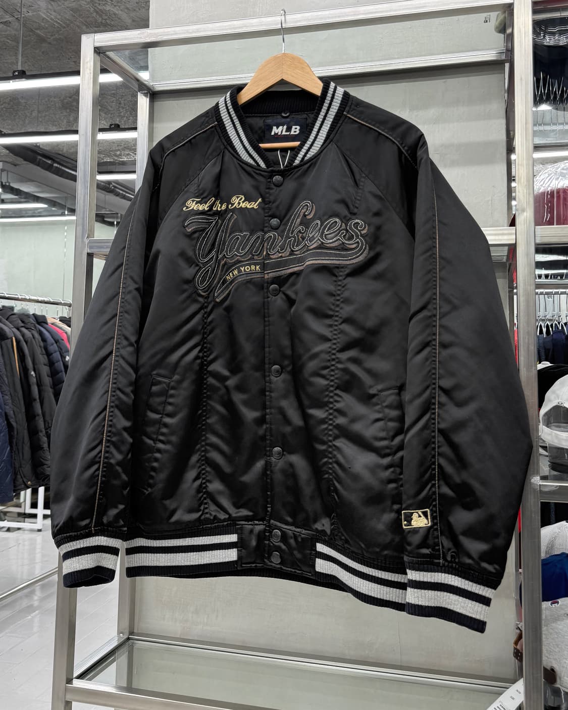 MLB 00s 뉴욕 양키즈 사틴쉘 스타디움 점퍼 블랙 상품이미지2