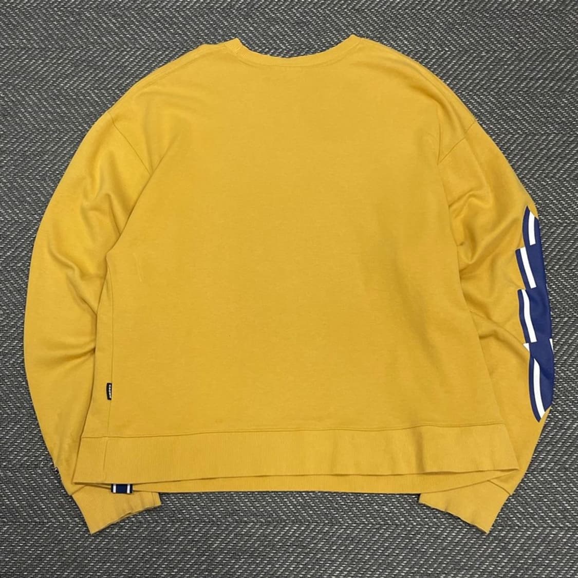 로맨틱 크라운 자수 맨투맨 v0229 상품이미지2