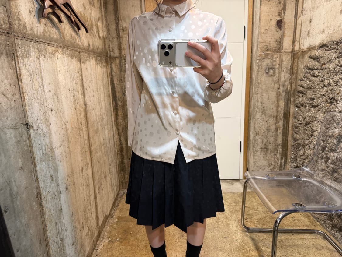 빈티지 하이넥 롱슬리브 블라우스 도트 패턴 디테일 베이지 상품이미지1