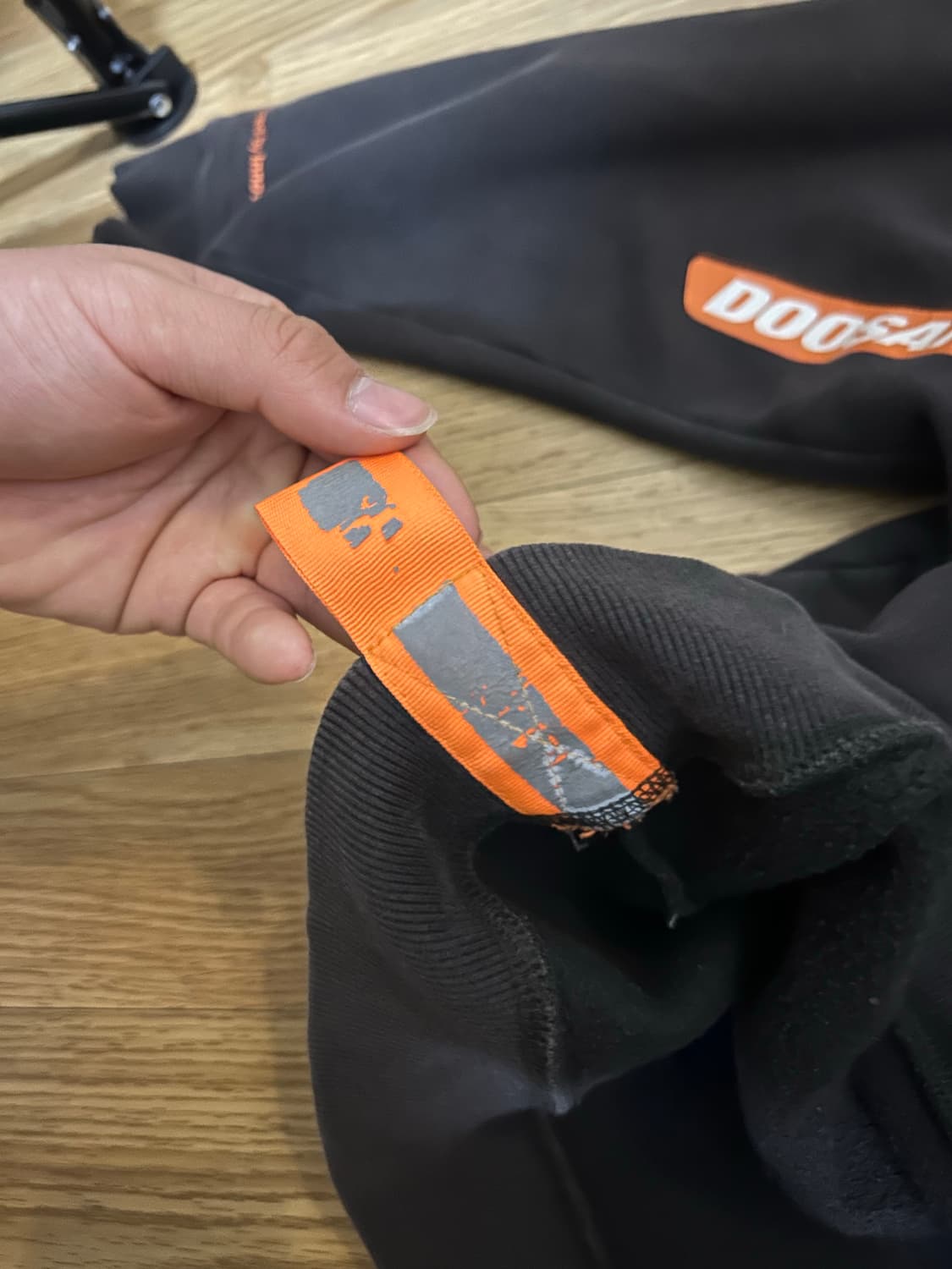 아이앱스튜디오 두산 맨투맨 M사이즈 판매합니다 상품이미지3