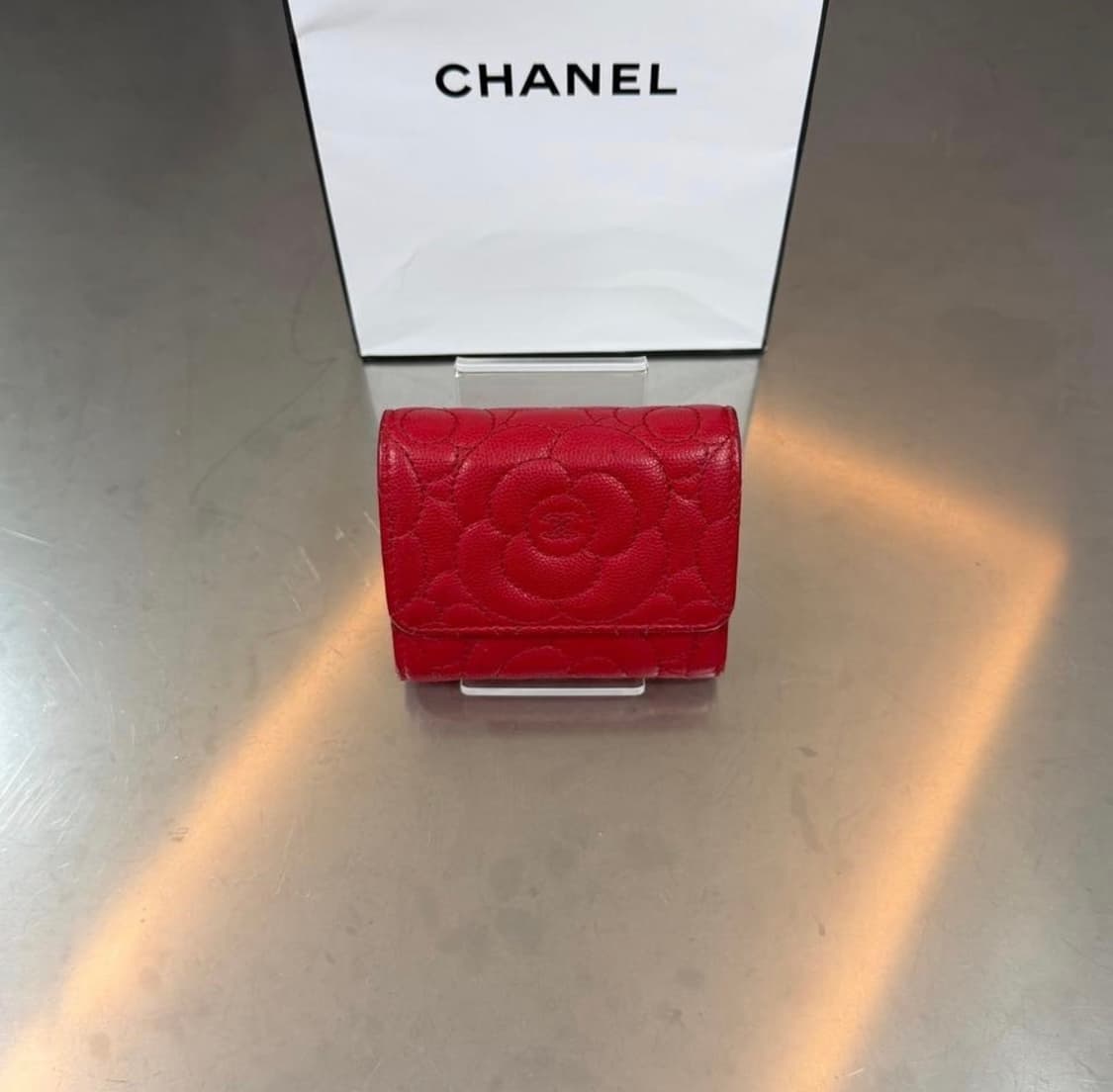 [리오브전포점] 샤넬 까멜리아 캐비어 레더 컴팩트 중지갑 상품이미지1