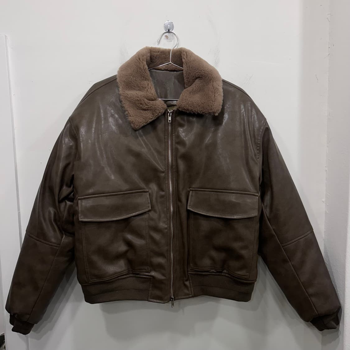 핸드메이드 에코레더 양털카라 누빔 레더 봄버자켓 상품이미지2