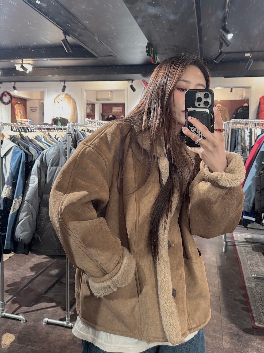 마리끌레르 버튼 카라 스웨이드 오버핏 무스탕 자켓 F 상품이미지8