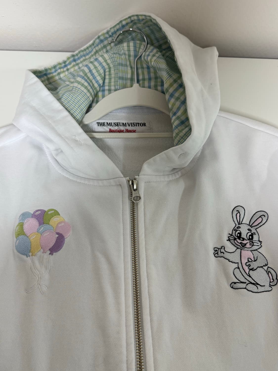 더뮤지엄비지터 RABBIT EMBROIDERY ZIPUP HOODIE 상품이미지6