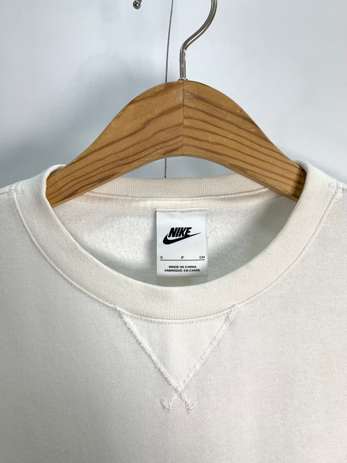 나이키 아이보리 크롭 맨투맨 상품이미지2