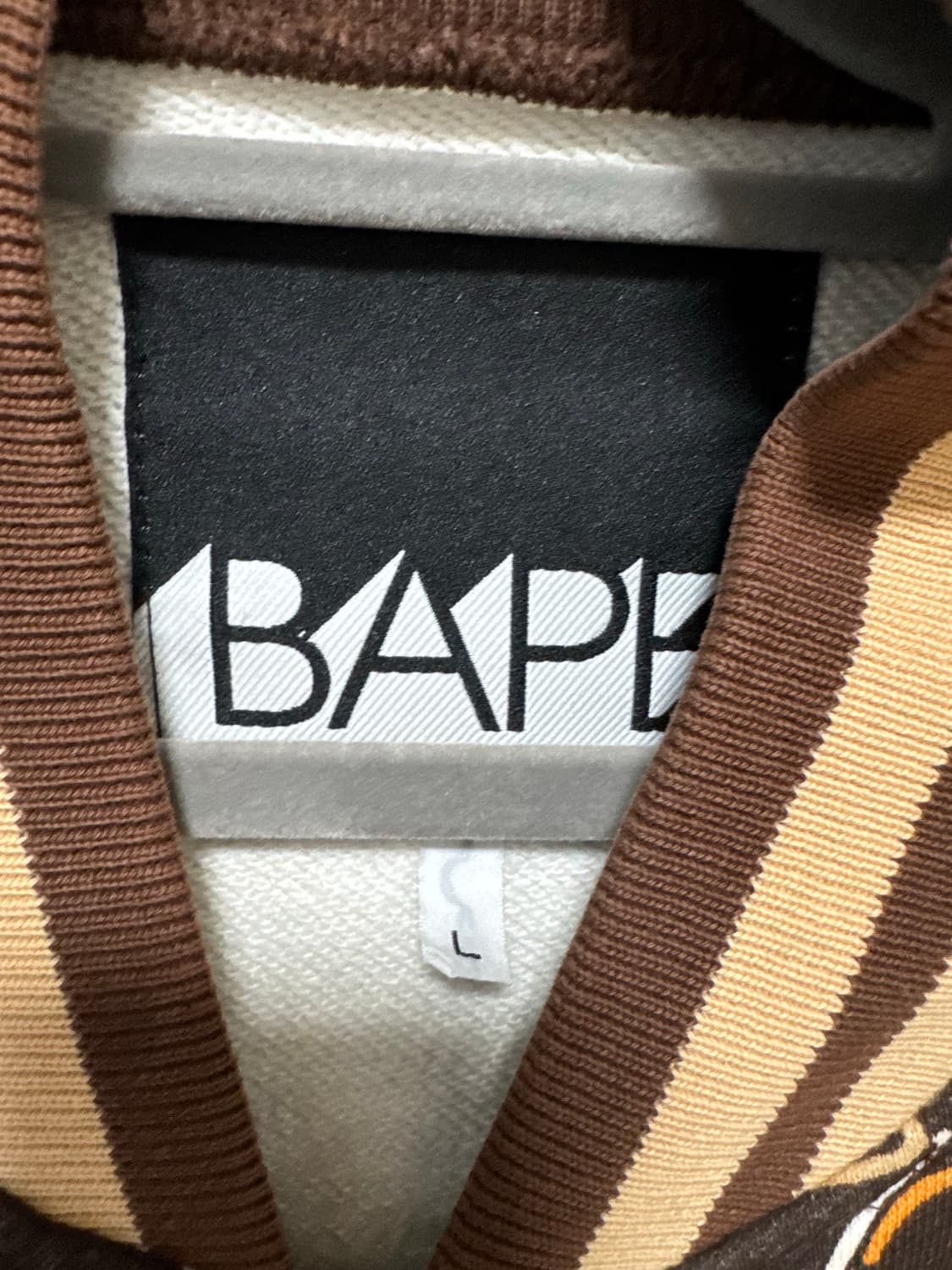 베이프 네온 카모 바시티 자켓 상품이미지2