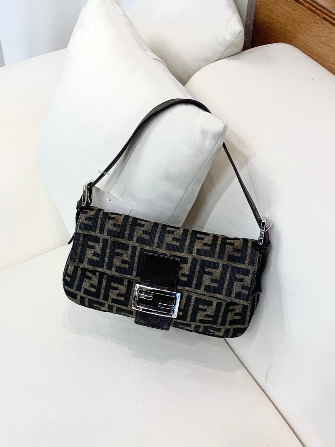 펜디 주카 바게트백 (정품) 상품이미지1