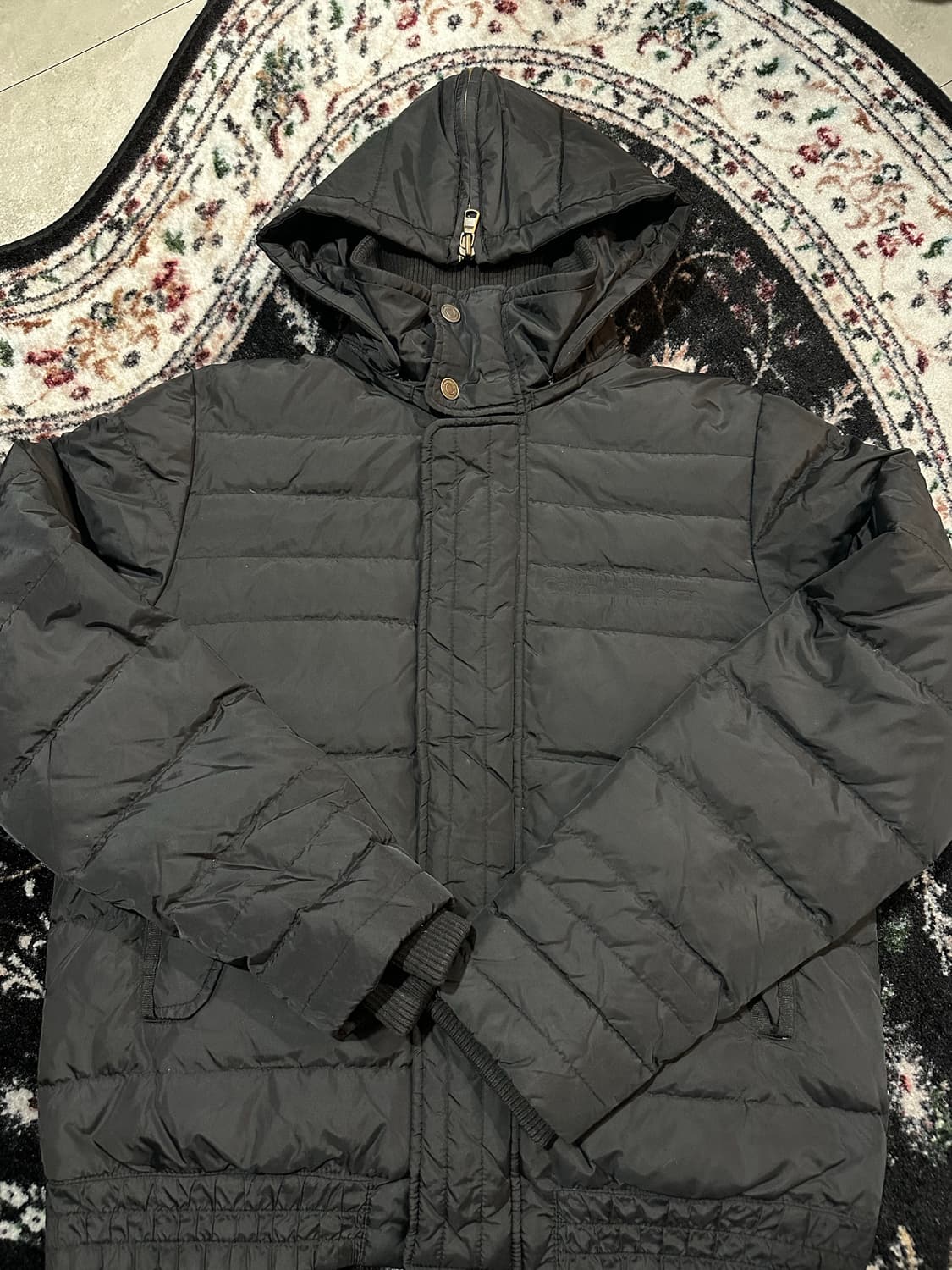 캘빈 클라인 음각 로고 블랙 후드 덕다운 패딩 상품이미지1