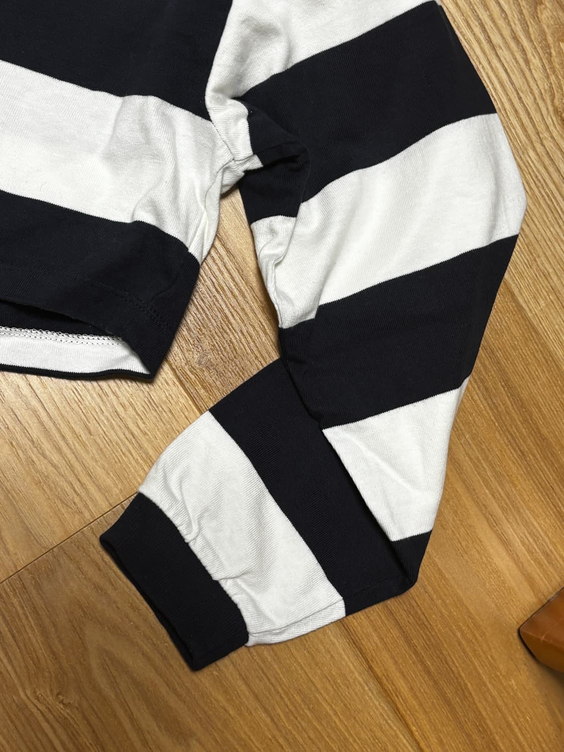 W Identity Stripe Collar T Shirt - White 상품이미지5