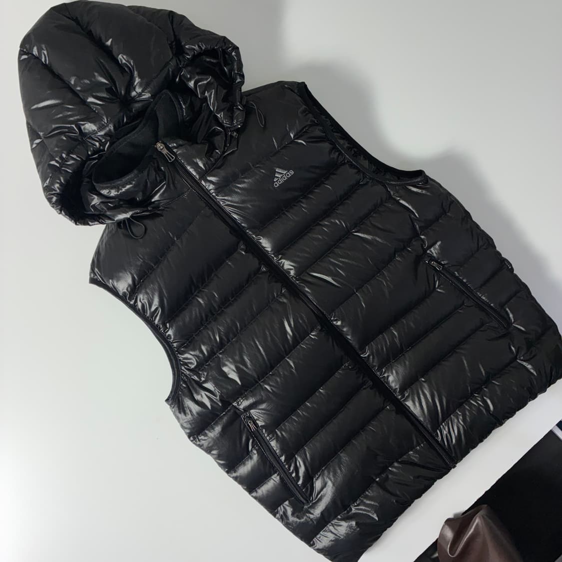 Adidas 아크다스00‘s 유광 패티드 구스다운 베스트 패딩 상품이미지2