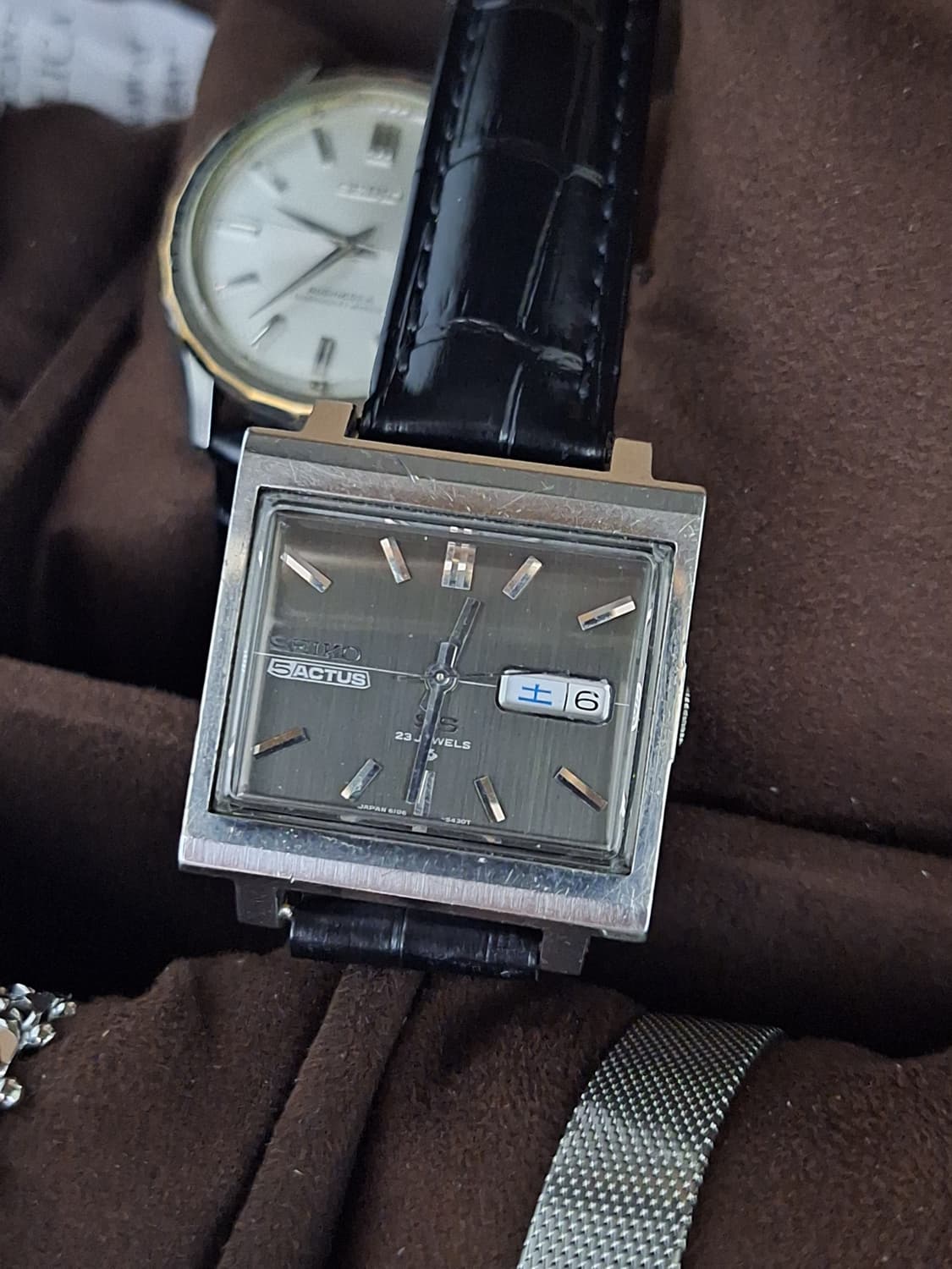 세이코 70s 빈티지 탱크프레임 오토매틱 시계 판매합니다 상품이미지5