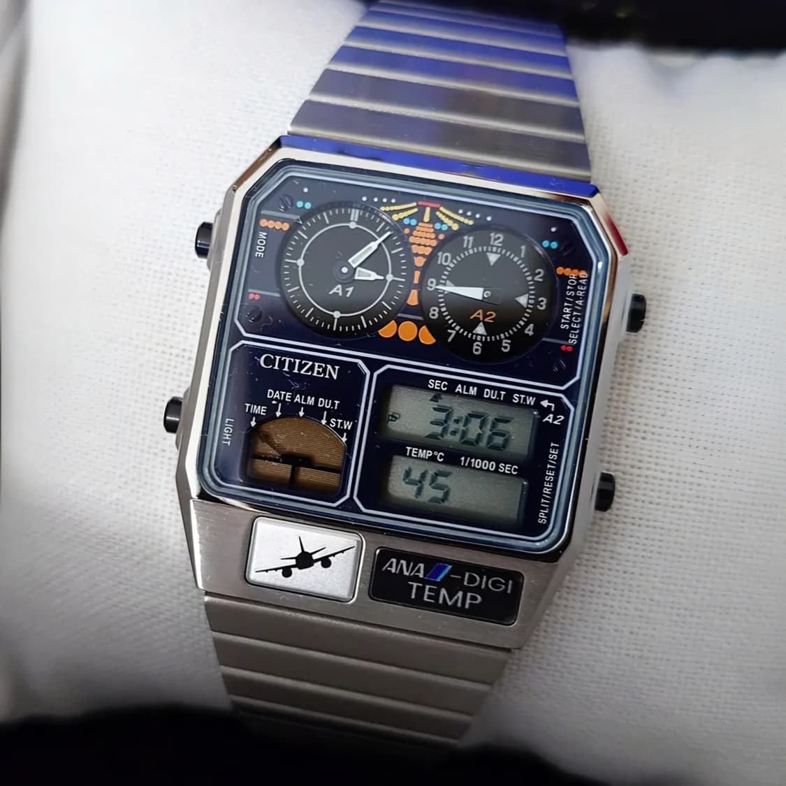 시티즌 × ANA(전일본공수) 아나디지 템프 실버 블랙 다이얼 한정판 상품이미지2
