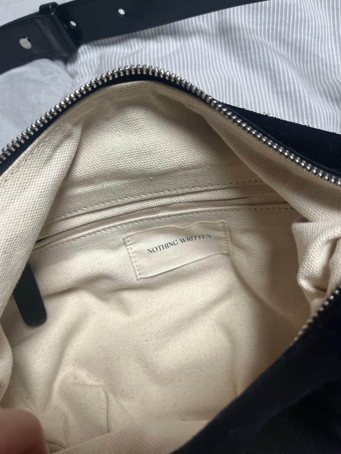 낫띵리튼 호보백 스웨이드 상품이미지6