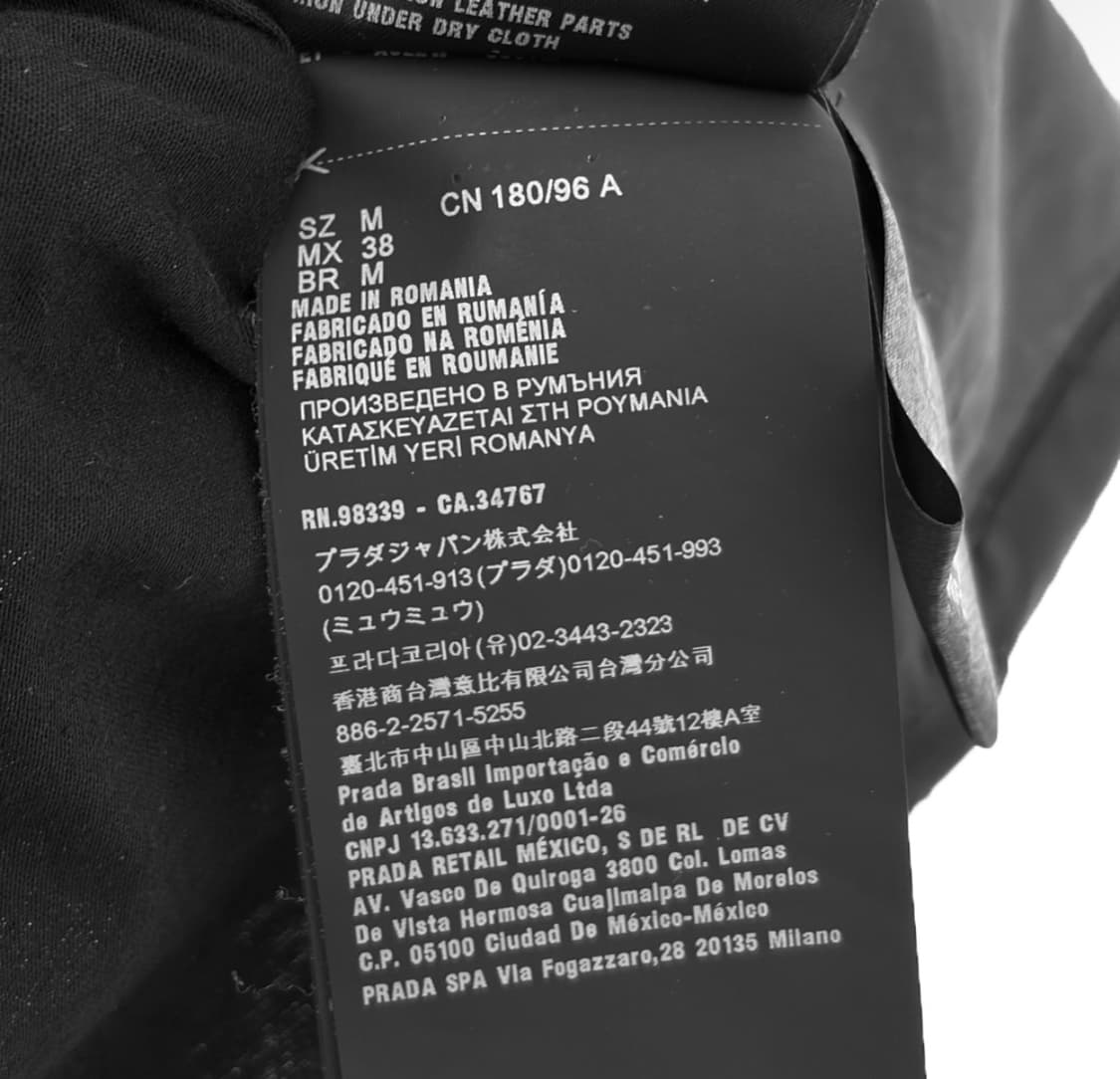 [M] 프라다 리나일론 삼각로고 스트링 포켓 테크니컬 반팔 티셔츠 블랙 상품이미지7
