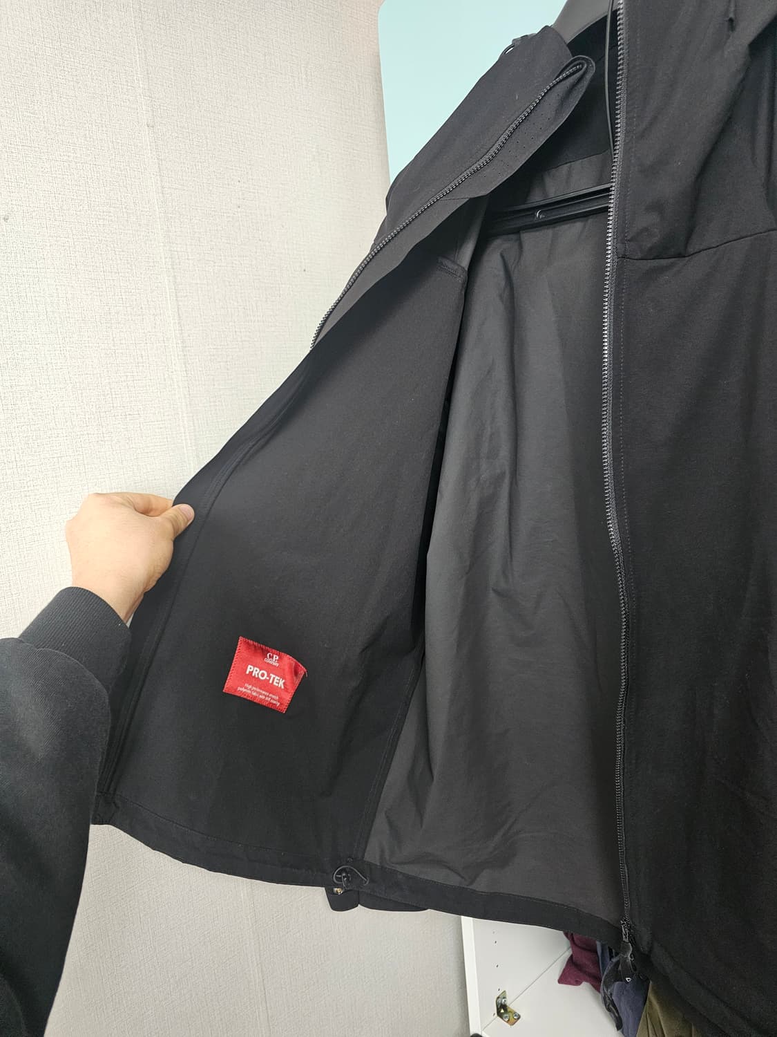 cp컴퍼니 가장 잘나가는 모델 프로텍 씨피컴퍼니 후드 렌즈 자켓 팔아요 상품이미지5