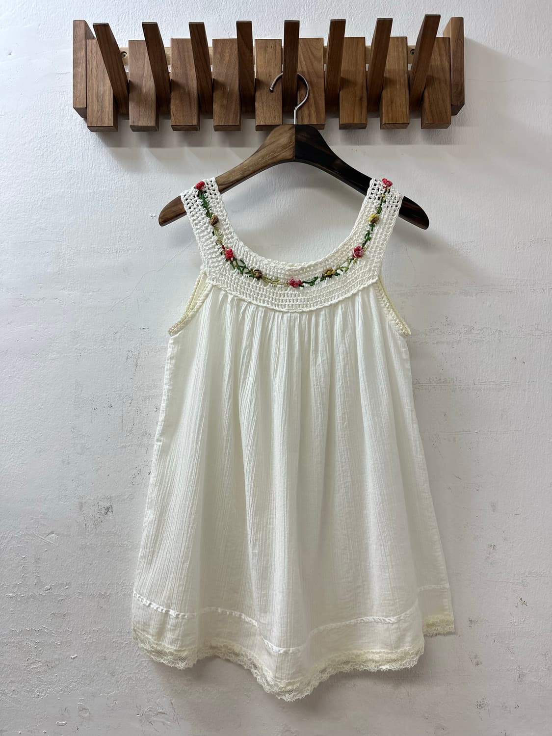 일본빈티지 코튼 100% 크로셰 요크 플라워 자수 셔링 슬리브리스 상품이미지1