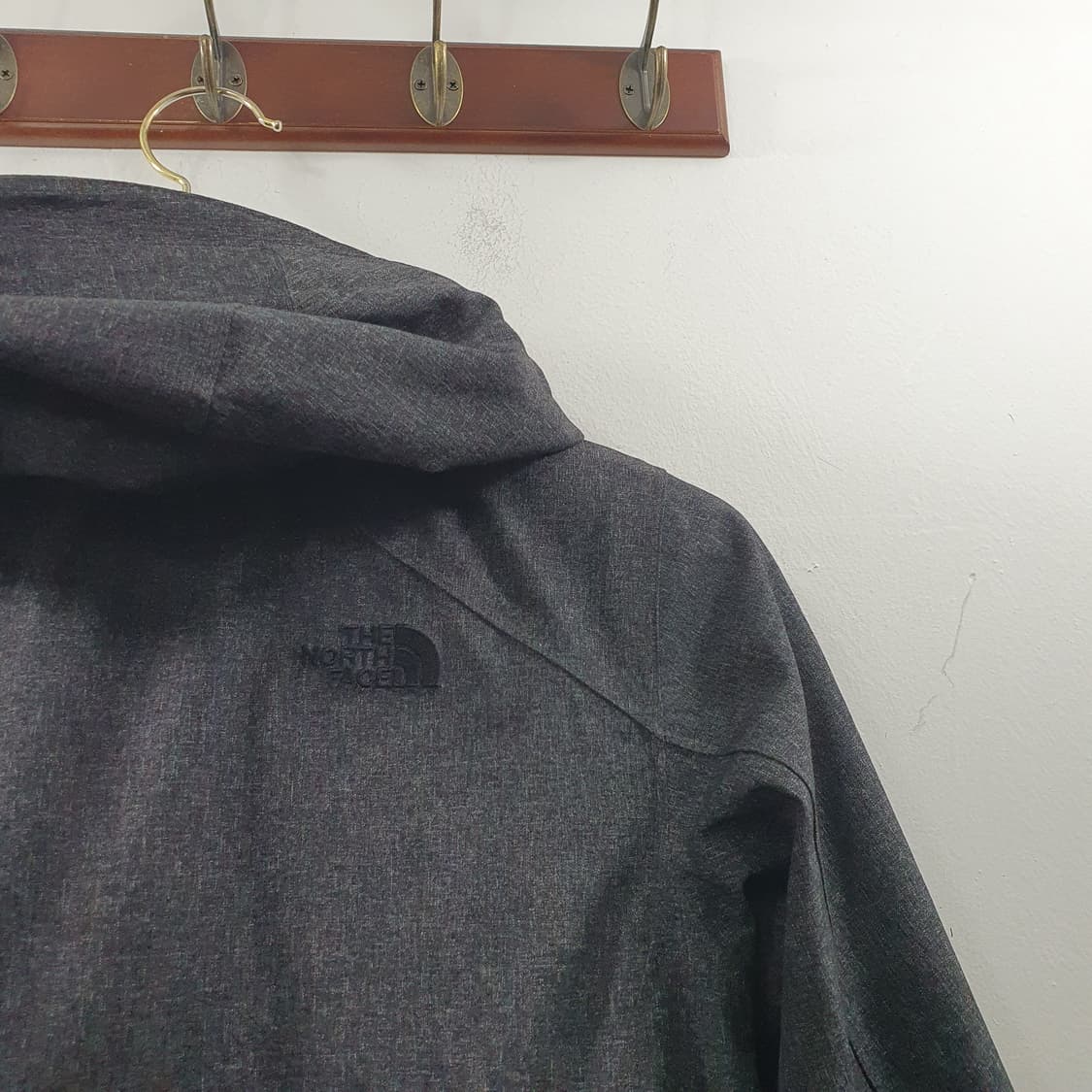 85 노스페이스 여성 그레이 탄탄한 스포츠 후드 바람막이 자켓 상품이미지7