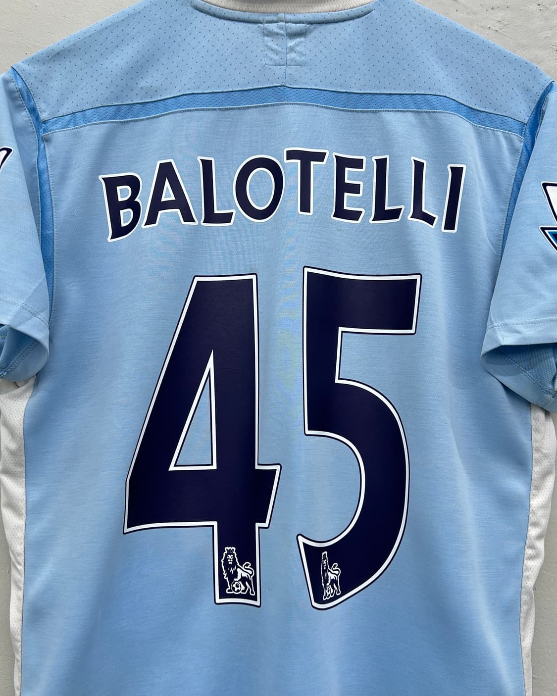  엄브로 11-12 맨체스터 시티 홈 리그킷마리오 발로텔리 상품이미지2