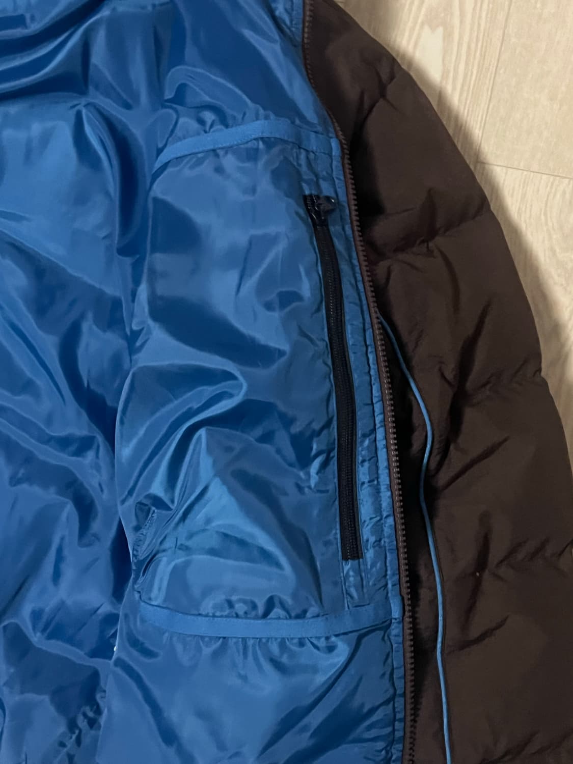 예스아이씨 아이코닉 패딩 브라운 상품이미지4