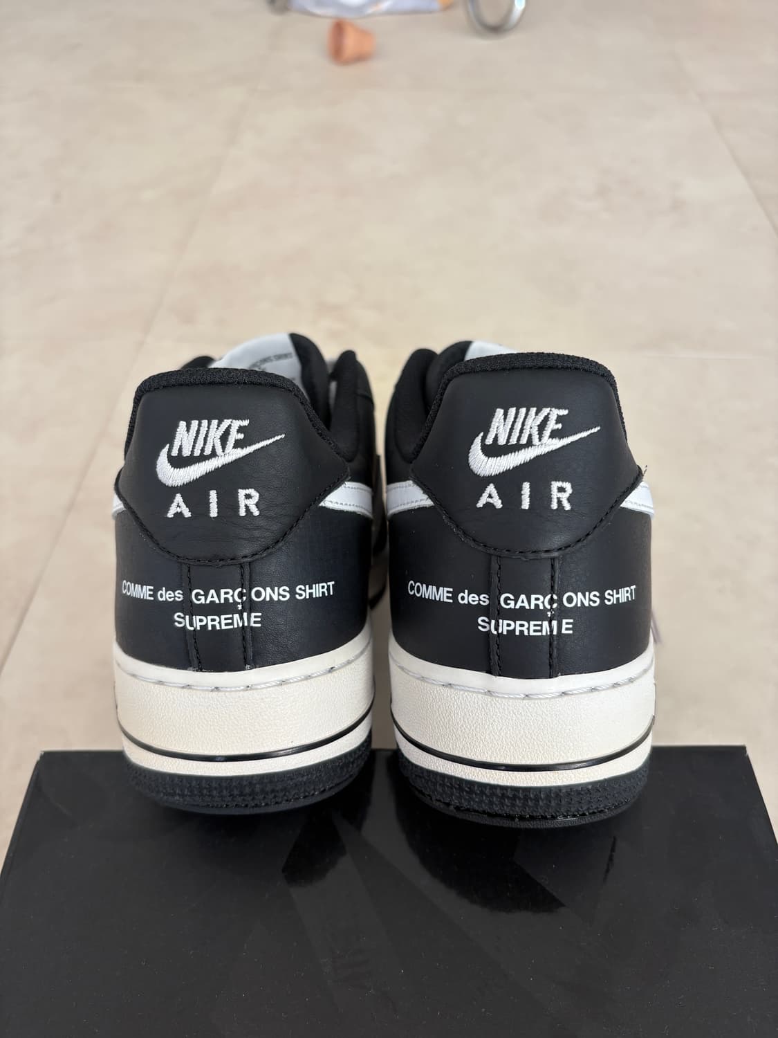 [280] 나이키슈프림 꼼데가르숑 에어포스1 로우 나코탭 상품이미지7