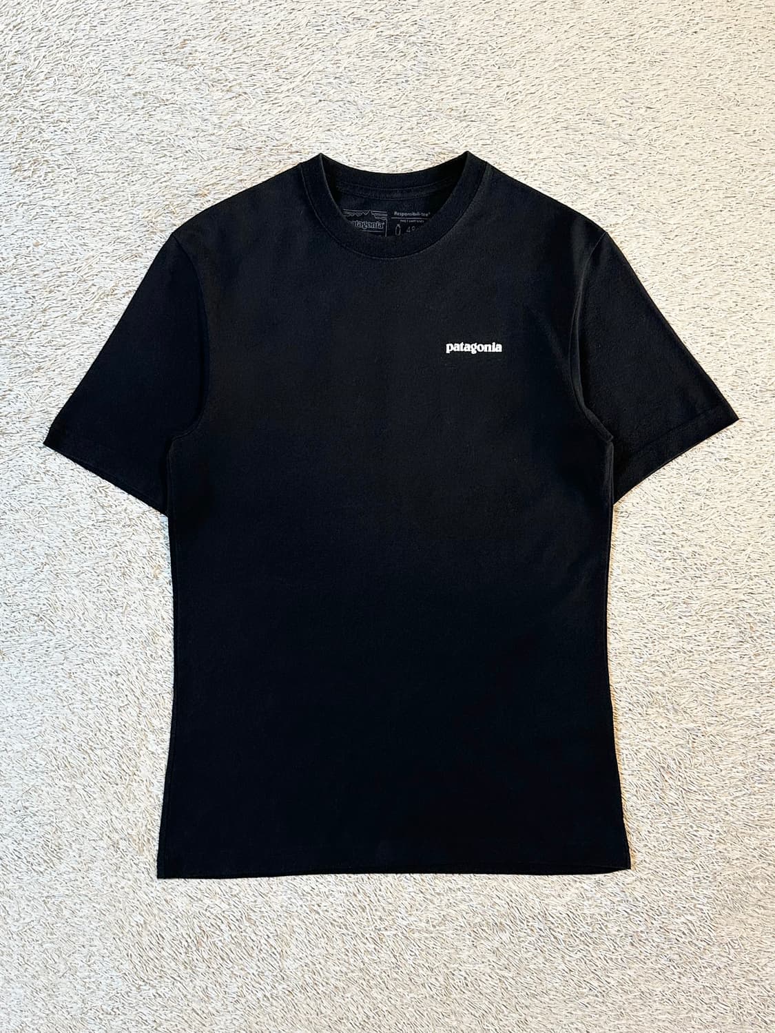 파타고니아 PATAGONIA 백프린팅 반팔 티셔츠 블랙 상품이미지2