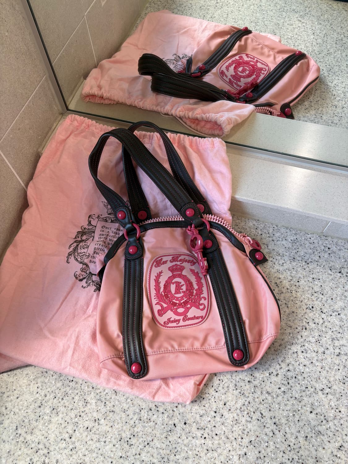 쥬시꾸뛰르 핑크 헤리티지 백(착용샷O) 상품이미지1