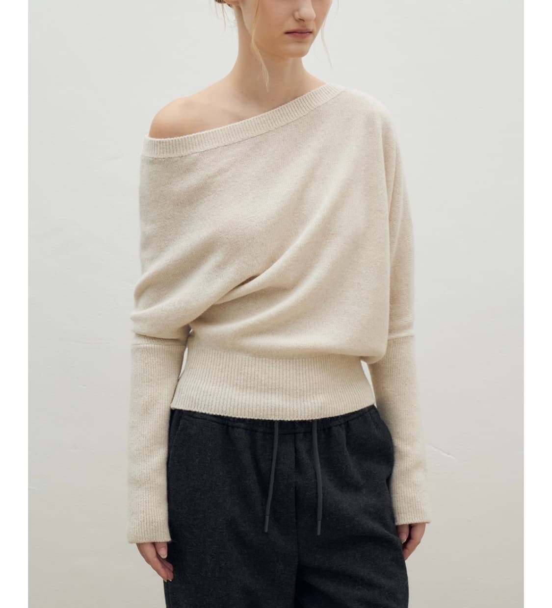 LAMEREI. baby alpaca off shoulder knit 상품이미지1