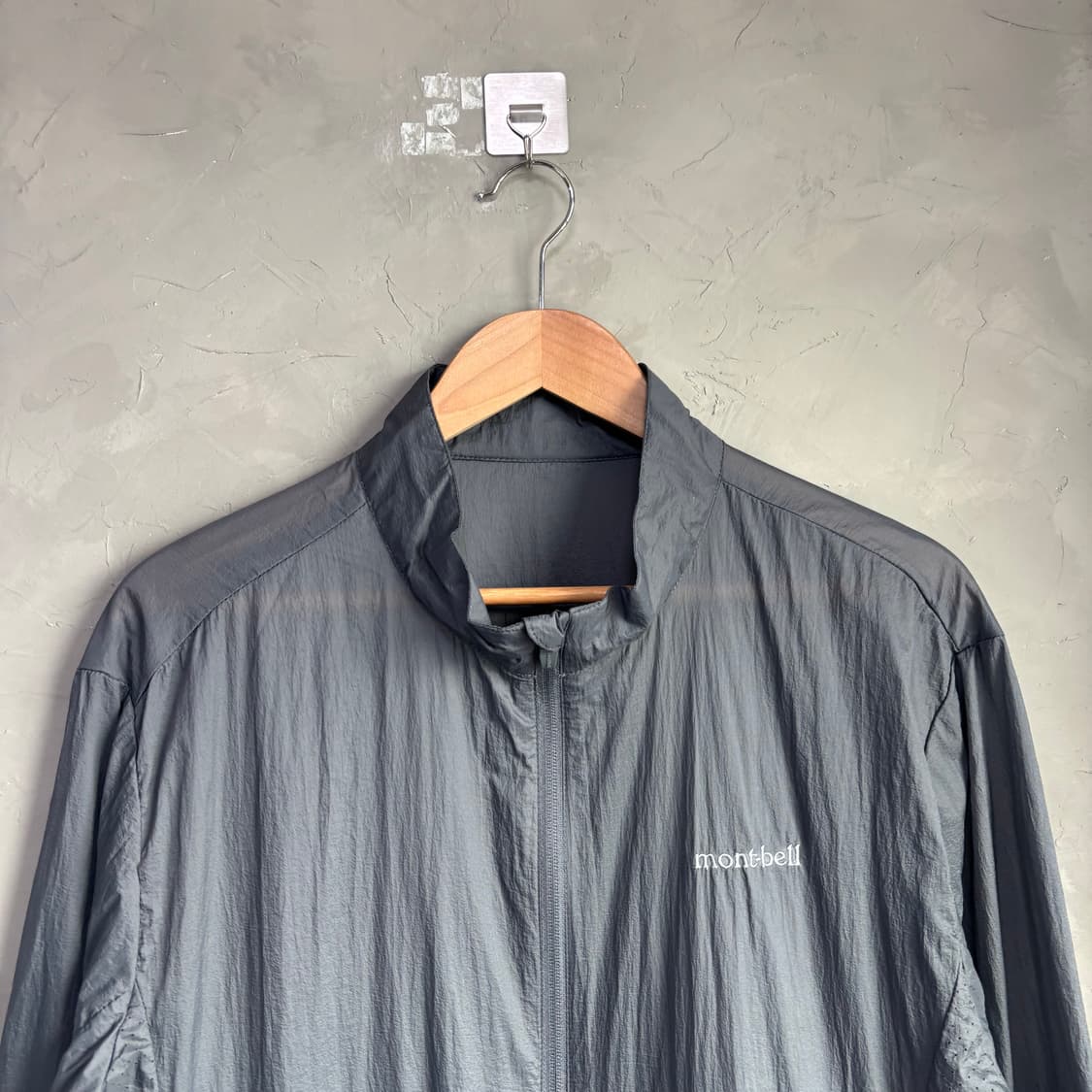 몽벨 나일론 바람막이 그레이 상품이미지2