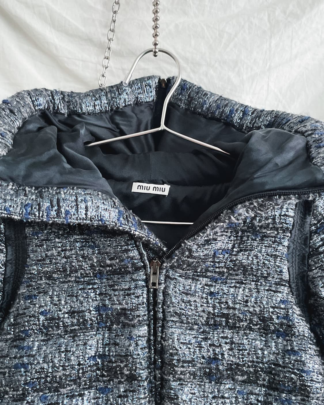 미우미우 하프슬리브 글리터 트위드 크롭 후드 패딩 상품이미지7