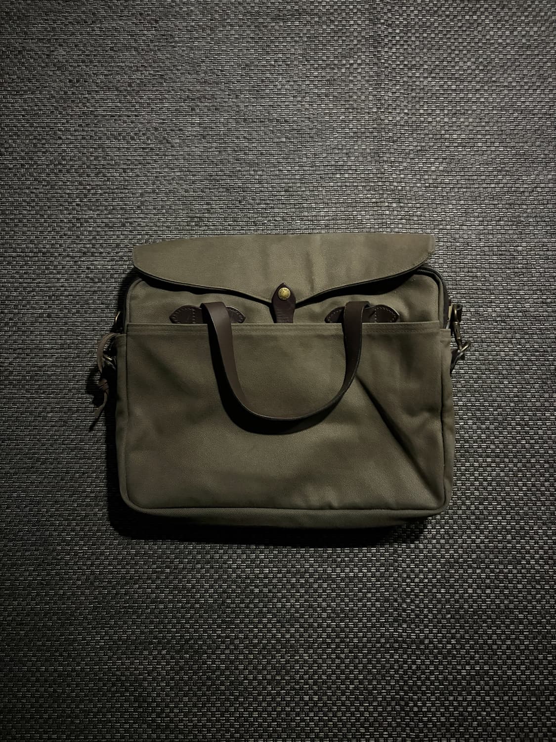 필슨 256 브리프케이스 OTTERGREEN 상품이미지1