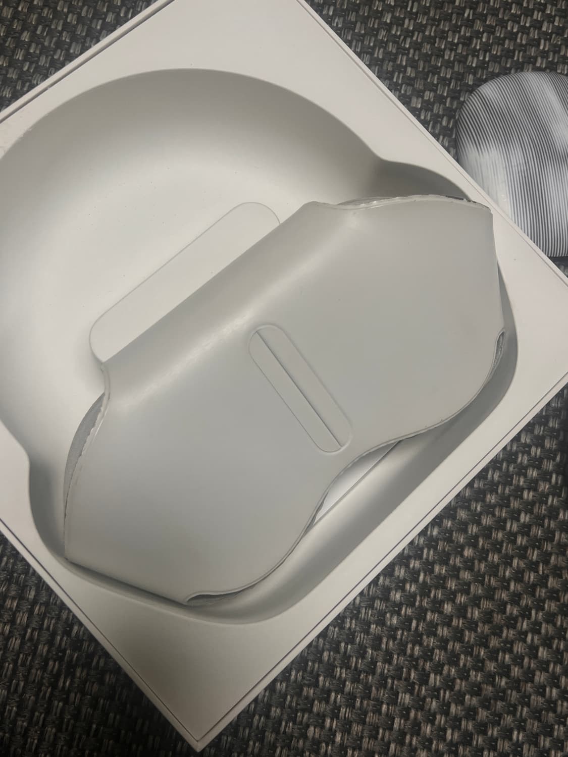 에어팟 맥스 실버  상품이미지8