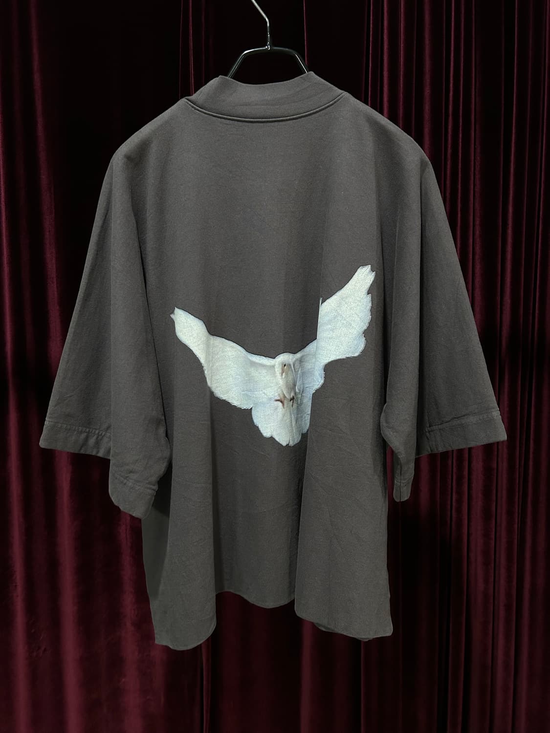 YEEZY DOVE T-SHIRT  상품이미지1